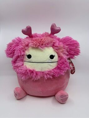 Squishmallows Caparinne Pink Bigfoot Valentine Hearts 12” Plush w/ Tags
